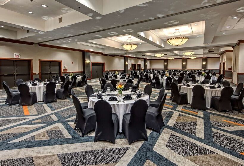 酒店 Hilton Knoxville Airport