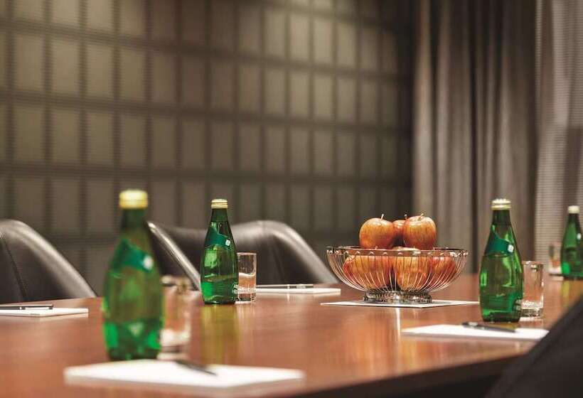 酒店 Hilton Knoxville Airport