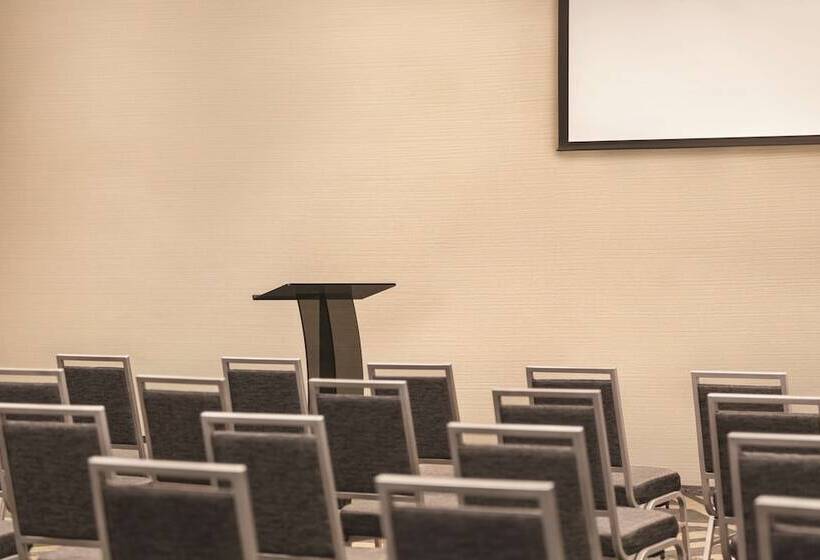 酒店 Hilton Knoxville Airport