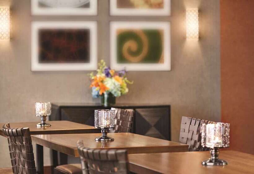 酒店 Hilton Knoxville Airport