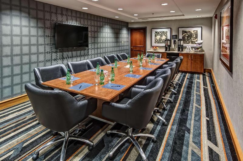 酒店 Hilton Knoxville Airport