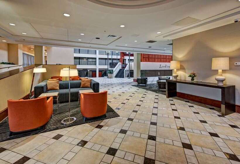 酒店 Hilton Knoxville Airport