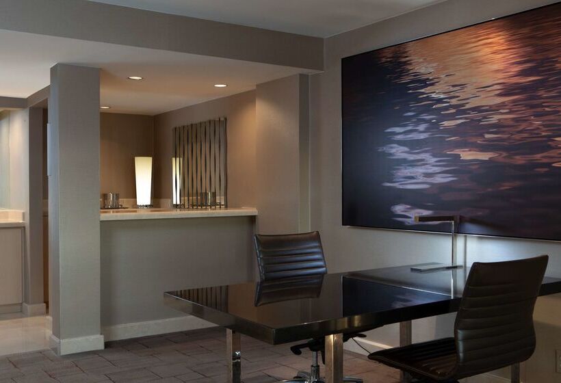 هتل Hilton Los Angeles Airport