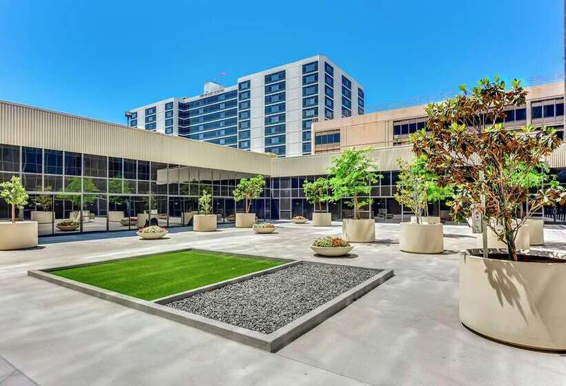 فندق Hilton Los Angeles Airport