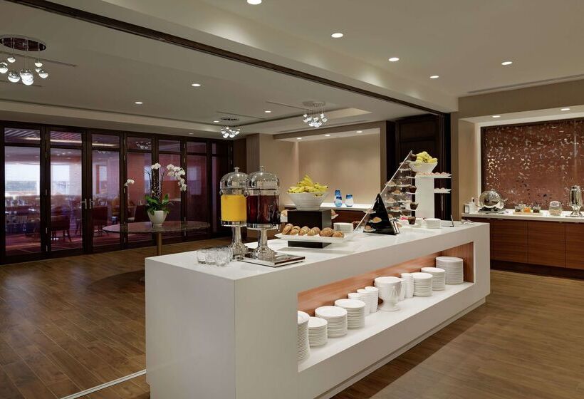 Отель Hilton Washington Dc National Mall The Wharf