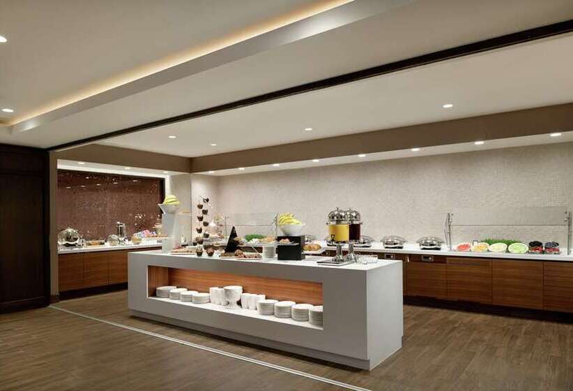 Отель Hilton Washington Dc National Mall The Wharf