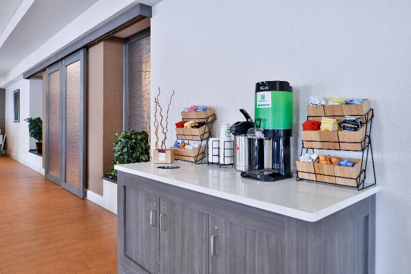 Holiday Inn Hotel & Suites Rochester   Marketplace, An Ihg