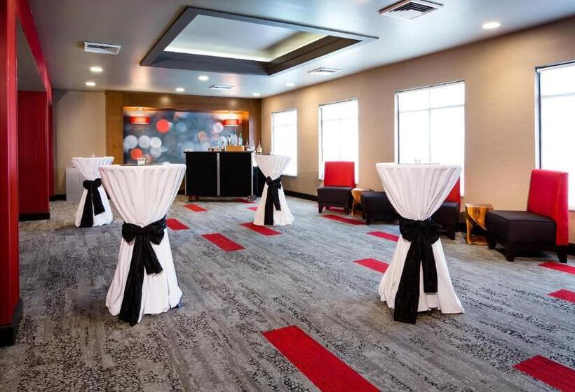 هتل Holiday Inn Milwaukee Riverfront, An Ihg