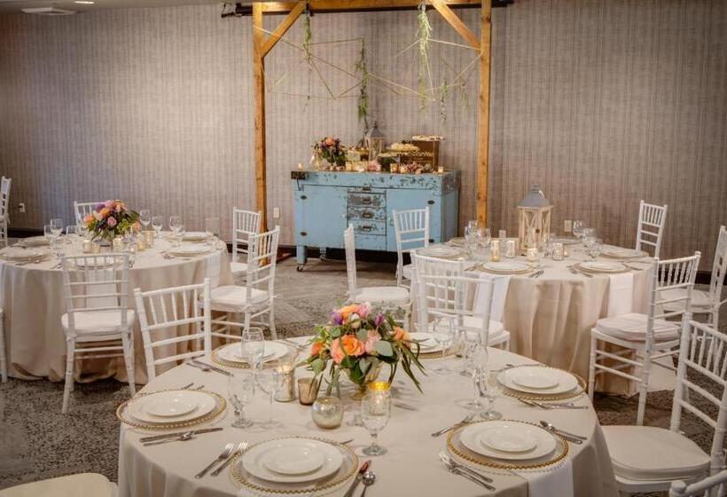 בית מלון כפרי Holiday Inn Milwaukee Riverfront, An Ihg