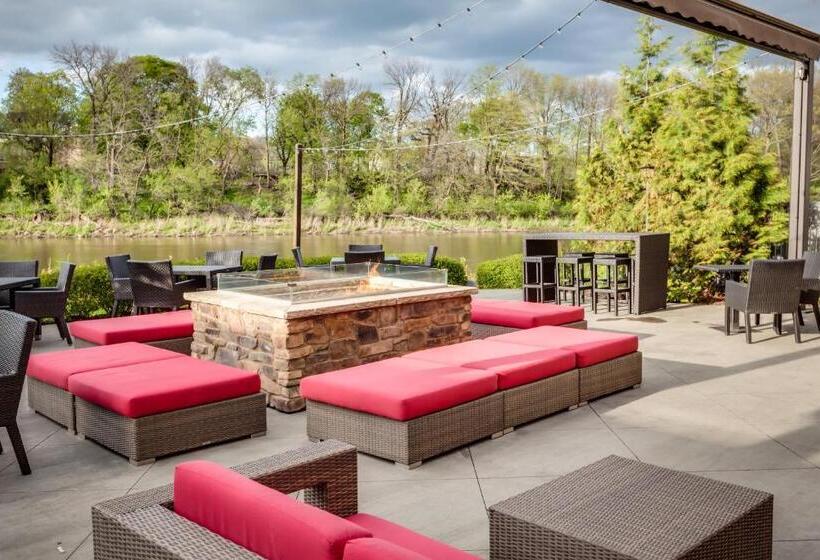 هتل Holiday Inn Milwaukee Riverfront, An Ihg