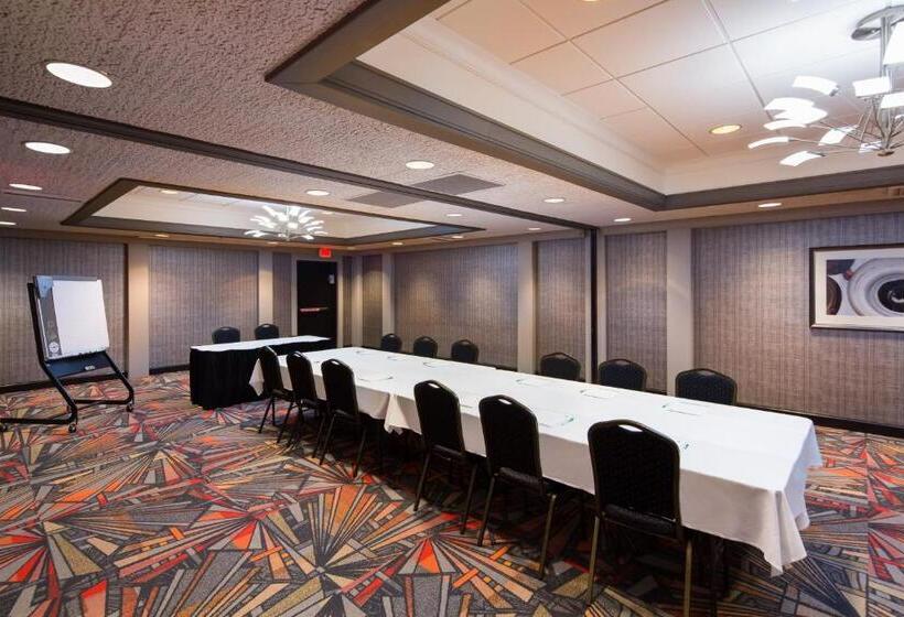 בית מלון כפרי Holiday Inn Milwaukee Riverfront, An Ihg