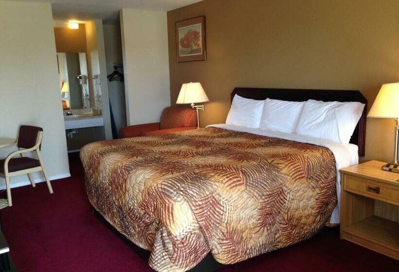 فندق Hometown Inn & Suites