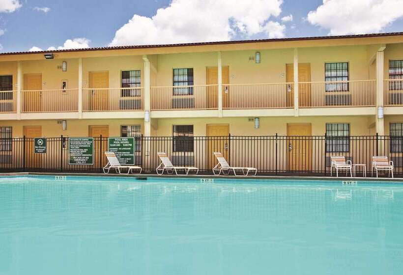 酒店 Howard Johnson By Wyndham Columbus Fort Moore