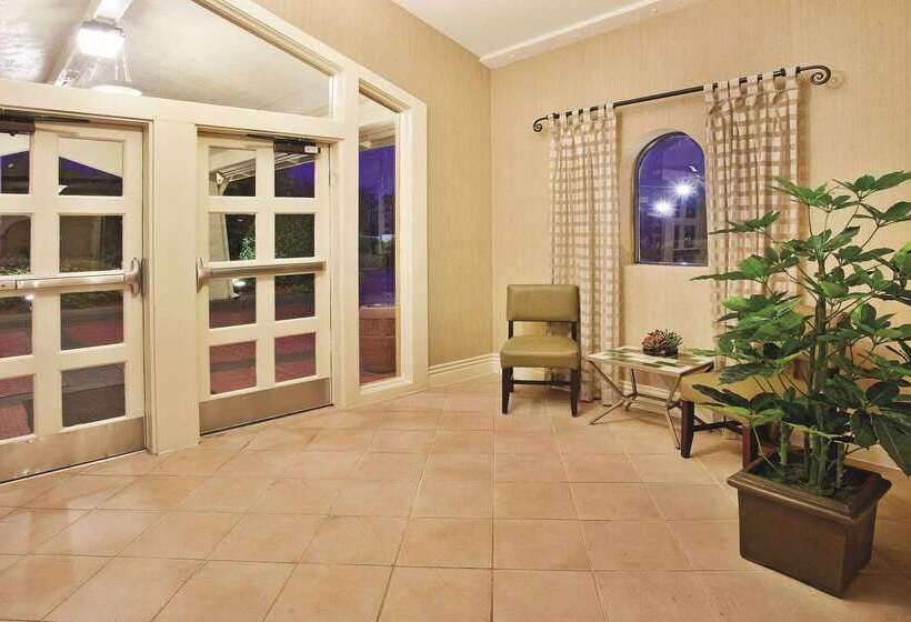 酒店 Howard Johnson By Wyndham Columbus Fort Moore