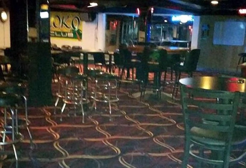 فندق Hub City Inn