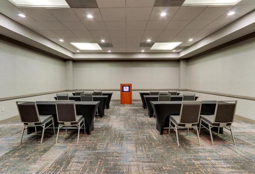 Отель Huntsville Marriott At The Space & Rocket Center