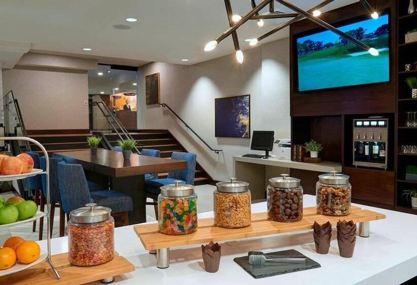 فندق Kansas City Airport Marriott