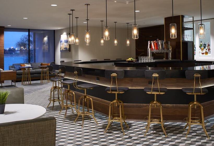 فندق Kansas City Airport Marriott