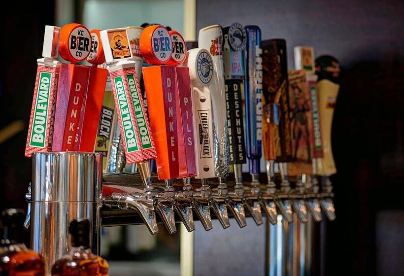 فندق Kansas City Airport Marriott