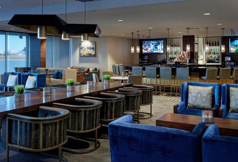 בית מלון כפרי Kansas City Airport Marriott