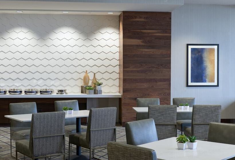 فندق Kansas City Airport Marriott