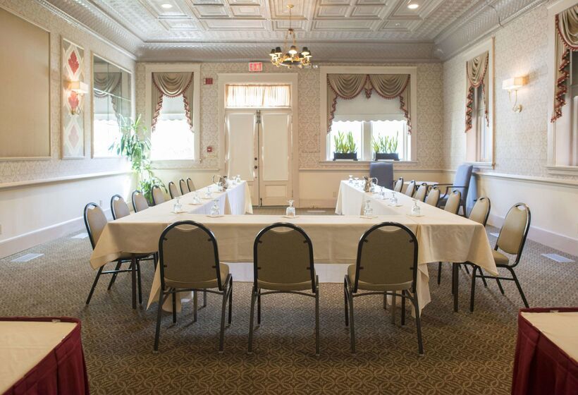 ホテル Kings Courtyard Inn