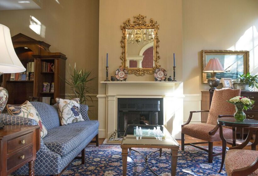 ホテル Kings Courtyard Inn