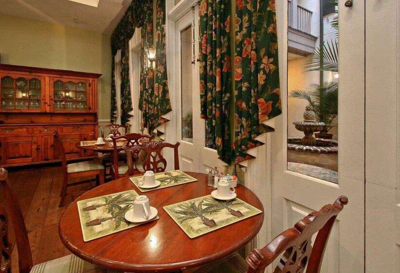 ホテル Kings Courtyard Inn