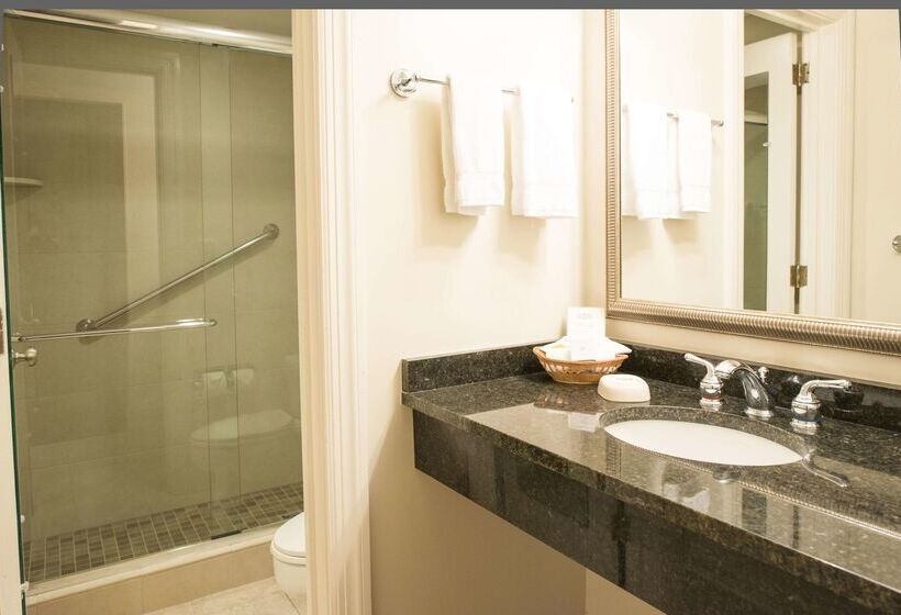 هتل Kings Courtyard Inn