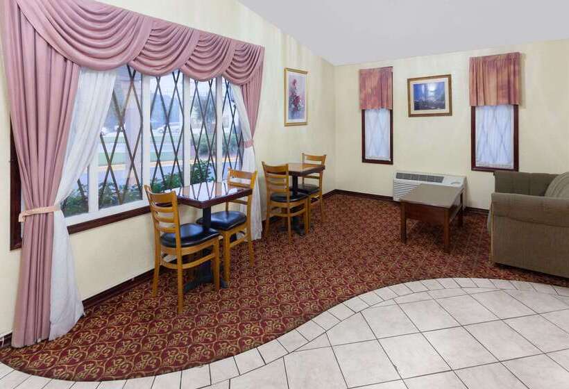 فندق Knights Inn Tucker