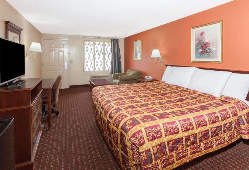 فندق Knights Inn Tucker