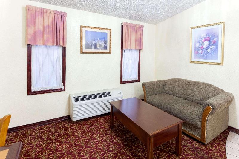 فندق Knights Inn Tucker