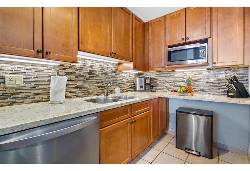 Отель Koa Lagoon   # 406