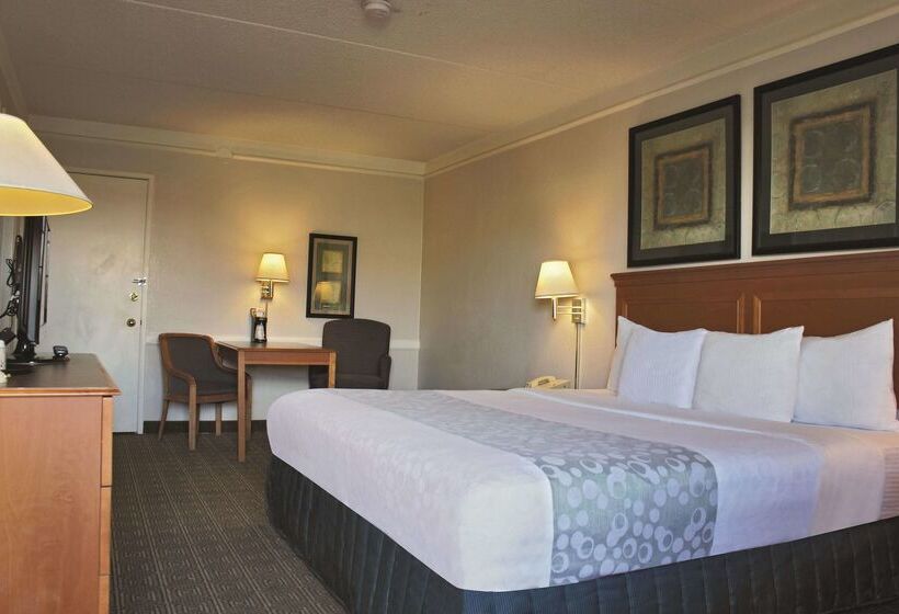 هتل La Quinta Inn By Wyndham Albuquerque Airport