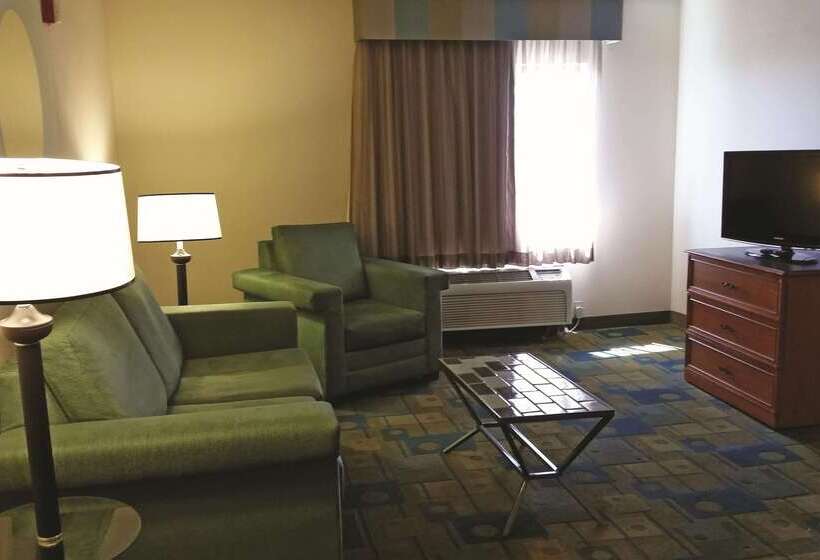 בית מלון כפרי La Quinta Inn By Wyndham Albuquerque Airport