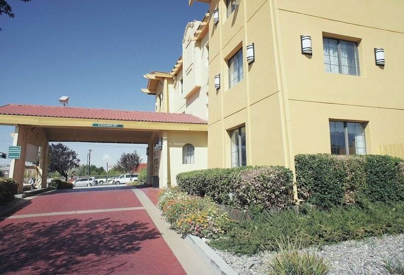 בית מלון כפרי La Quinta Inn By Wyndham Albuquerque Airport