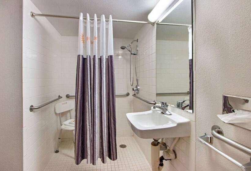 בית מלון כפרי La Quinta Inn By Wyndham Albuquerque Airport