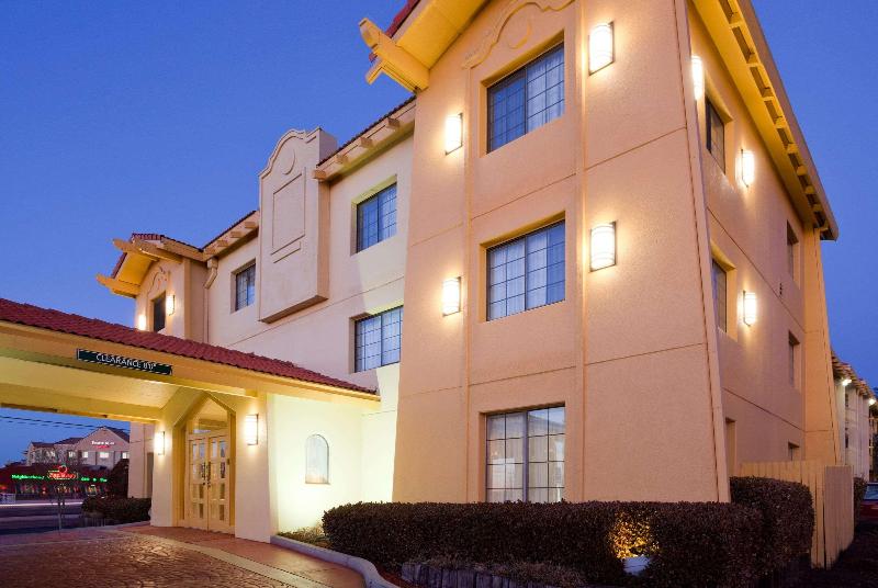 בית מלון כפרי La Quinta Inn By Wyndham Albuquerque Airport