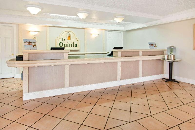 בית מלון כפרי La Quinta Inn By Wyndham Albuquerque Airport