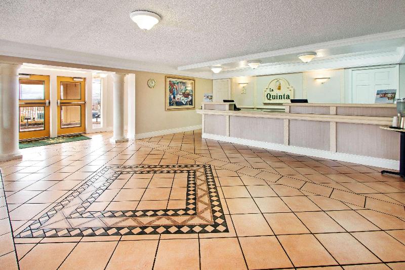 בית מלון כפרי La Quinta Inn By Wyndham Albuquerque Airport