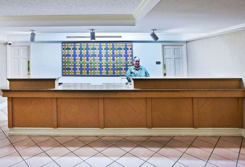 فندق La Quinta Inn By Wyndham Amarillo Midcity