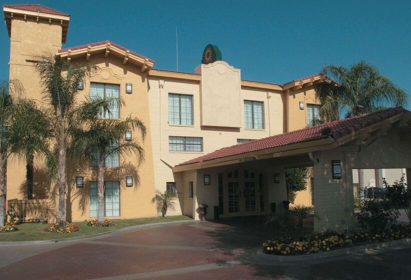 호텔 La Quinta Inn By Wyndham Bakersfield South