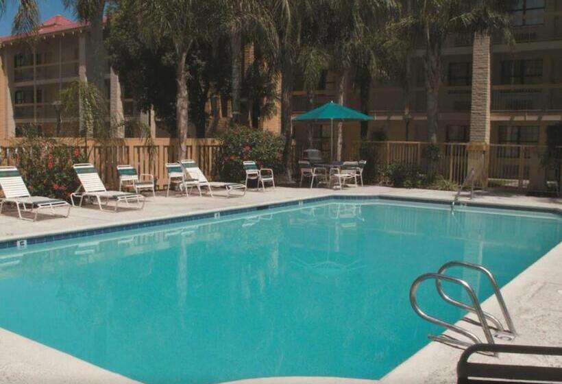 فندق La Quinta Inn By Wyndham Bakersfield South