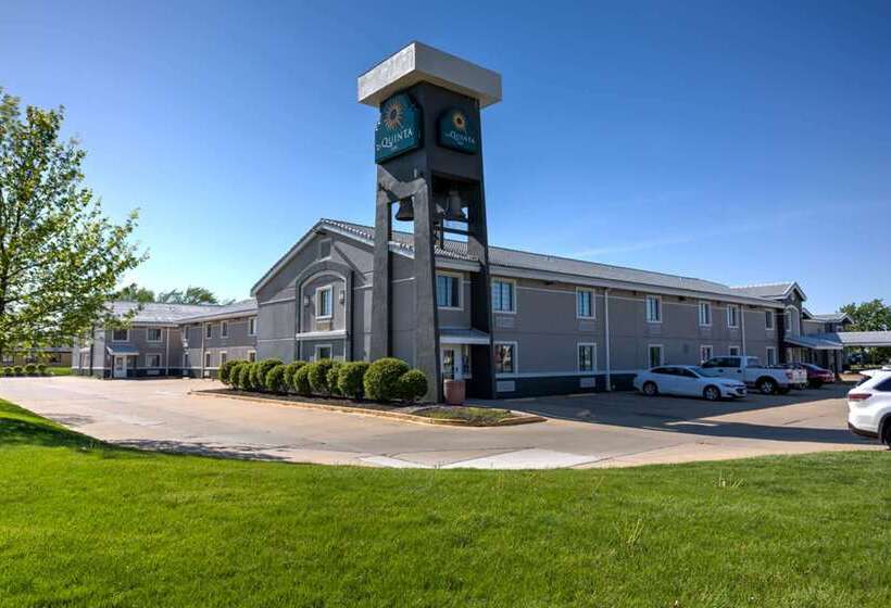 Отель La Quinta Inn By Wyndham Champaign