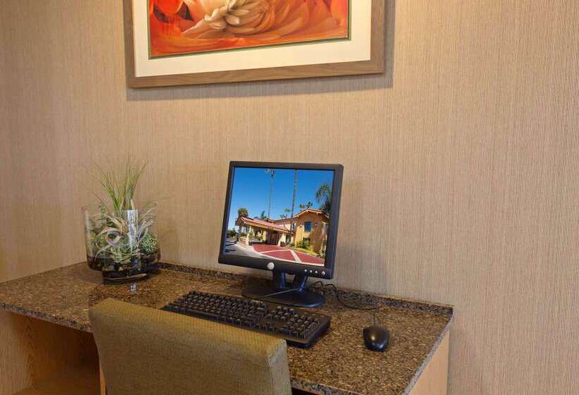 ホテル La Quinta Inn By Wyndham Costa Mesa Orange County