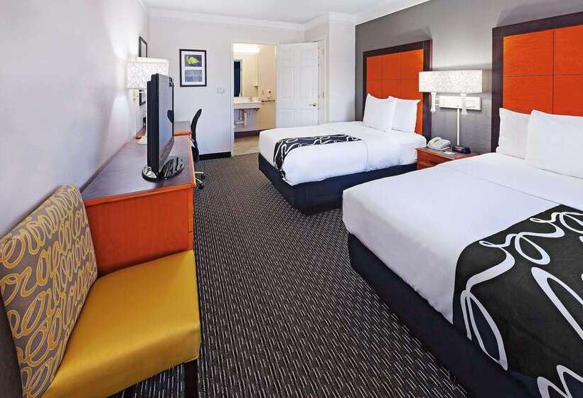 هتل La Quinta Inn By Wyndham Dallas Uptown