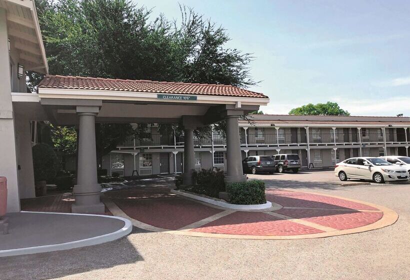 هتل La Quinta Inn By Wyndham Dallas Uptown
