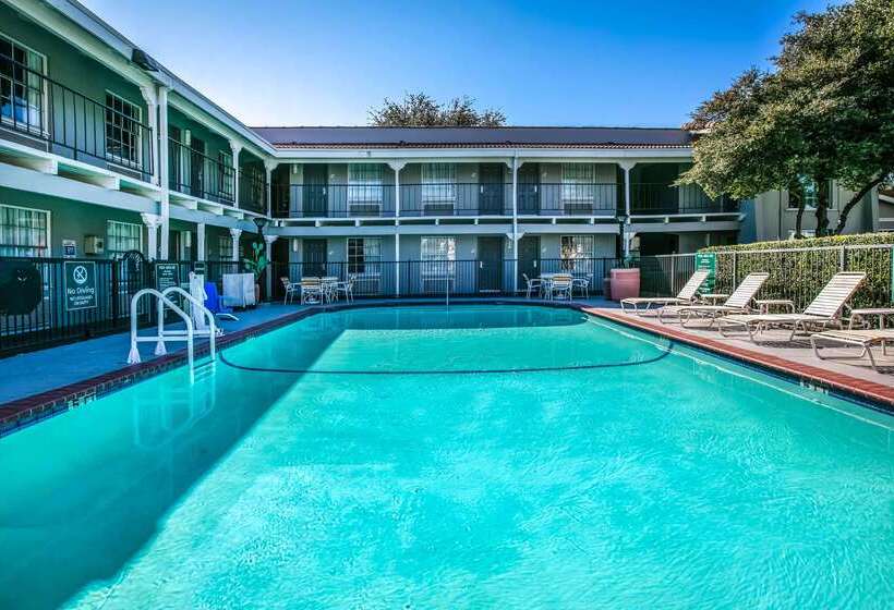 هتل La Quinta Inn By Wyndham Dallas Uptown
