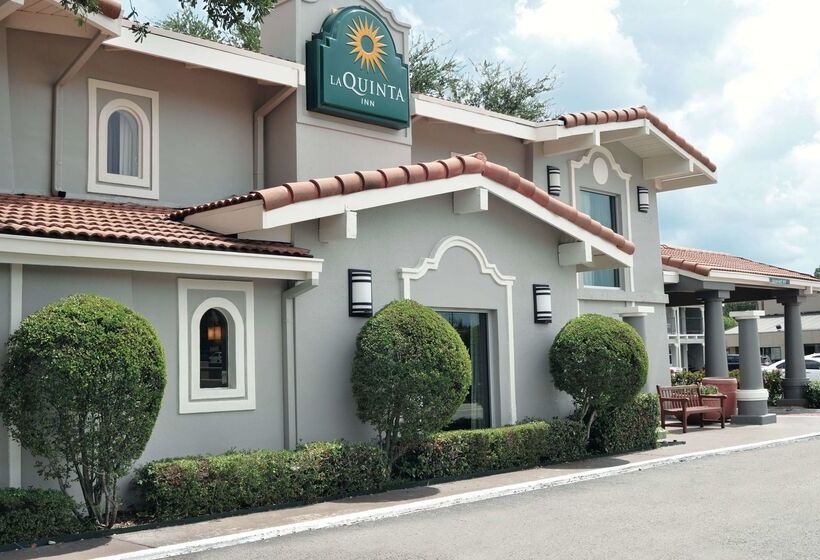 בית מלון כפרי La Quinta Inn By Wyndham Dallas Uptown