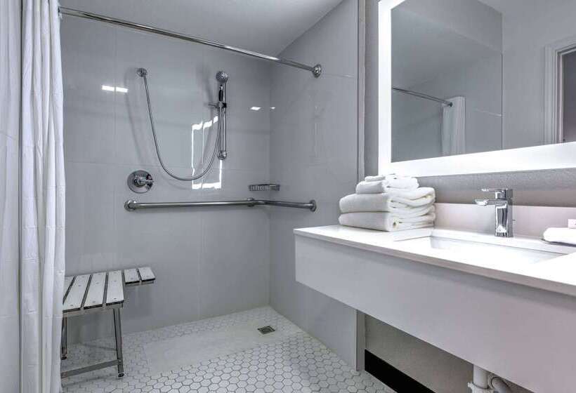 בית מלון כפרי La Quinta Inn By Wyndham Dallas Uptown